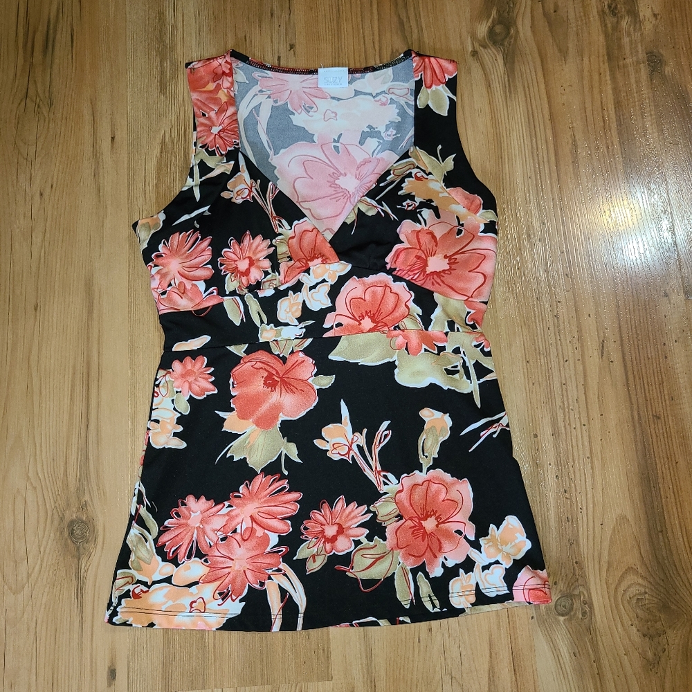 Suzy Shier top